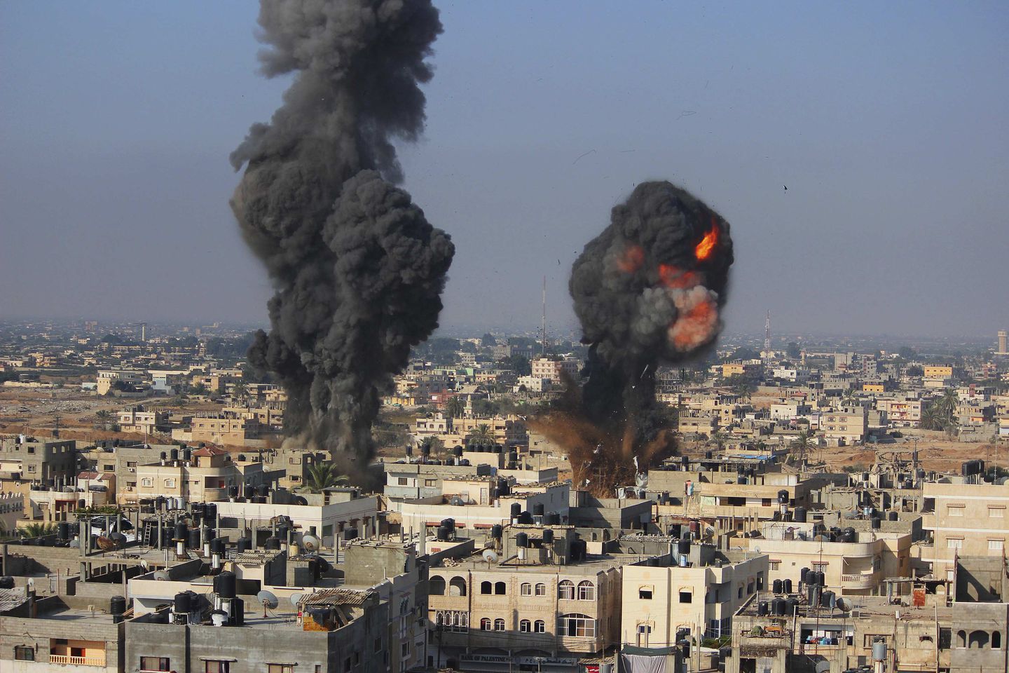 Israel and Palestinian militant group Hamas agree to a ceasefire